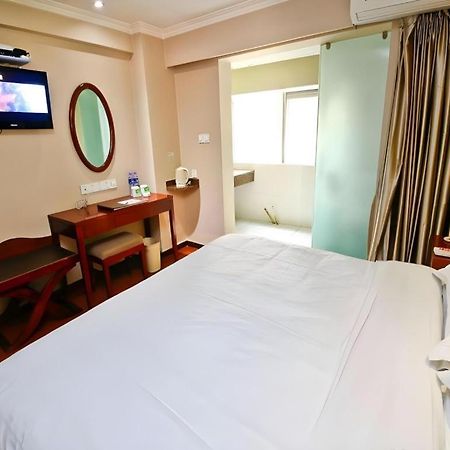 Greentree Inn Xi'An Bell And Drum Tower Food Street Ancient City Wall Ximen Express Hotel Exteriör bild