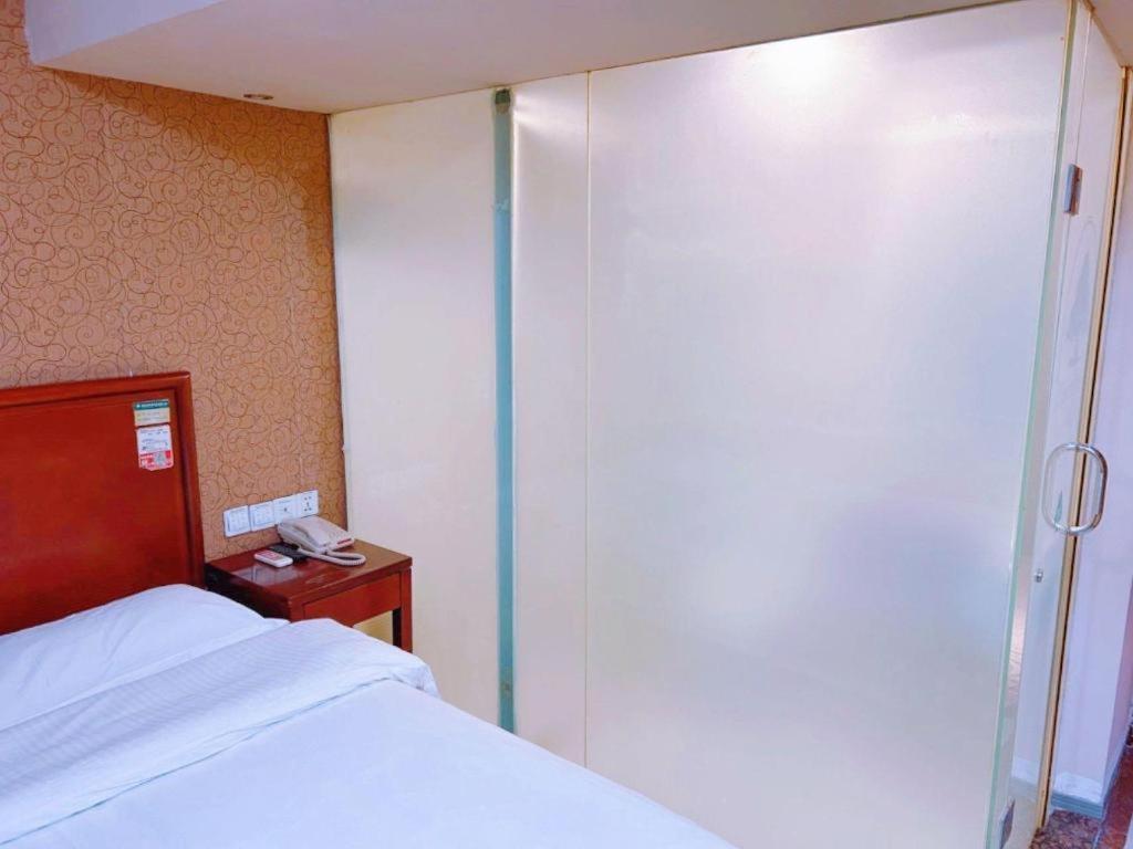 Greentree Inn Xi'An Bell And Drum Tower Food Street Ancient City Wall Ximen Express Hotel Exteriör bild