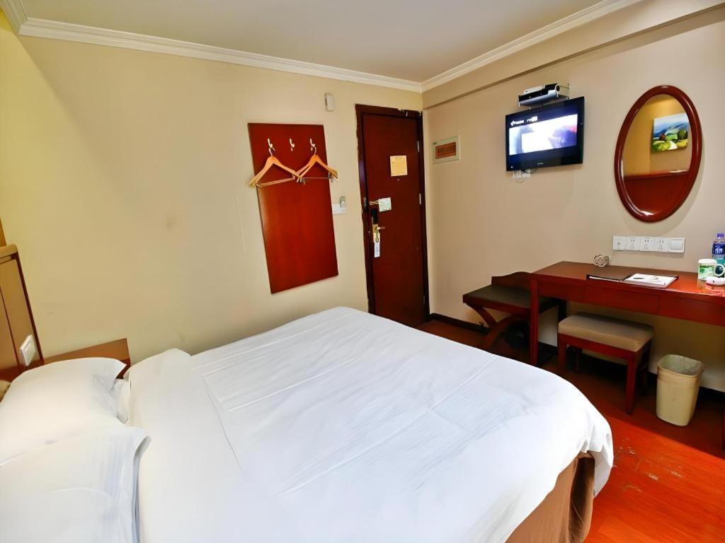 Greentree Inn Xi'An Bell And Drum Tower Food Street Ancient City Wall Ximen Express Hotel Exteriör bild