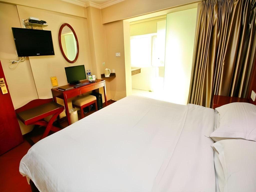 Greentree Inn Xi'An Bell And Drum Tower Food Street Ancient City Wall Ximen Express Hotel Exteriör bild
