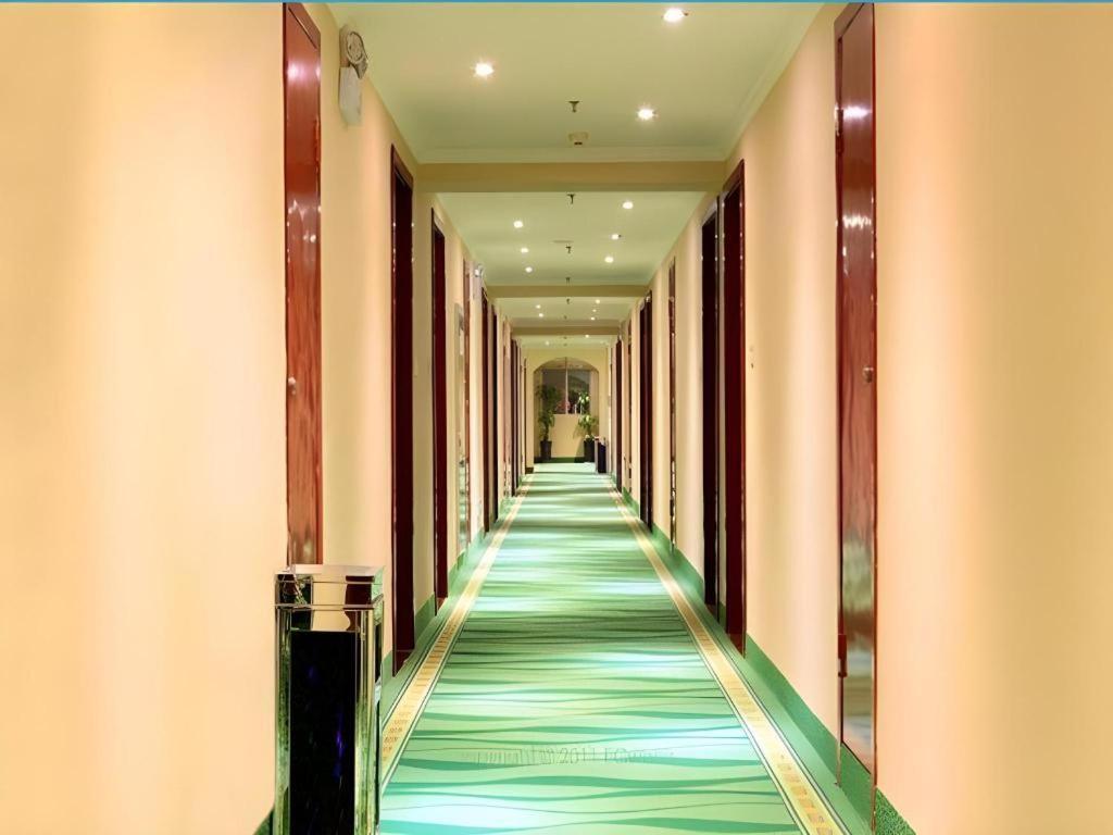 Greentree Inn Xi'An Bell And Drum Tower Food Street Ancient City Wall Ximen Express Hotel Exteriör bild